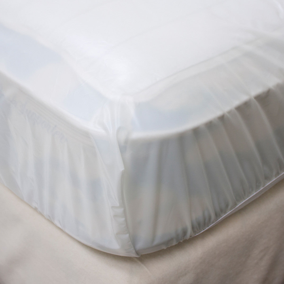 LeakMaster Vinyl Mattress Covers (7ml) White
